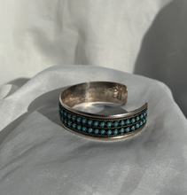 Load image into Gallery viewer, Thick Turquoise bracelet
