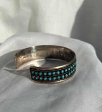 Load image into Gallery viewer, Thick Turquoise bracelet
