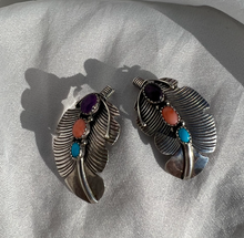 Load image into Gallery viewer, Beautiful Vintage Leaf earring clasps
