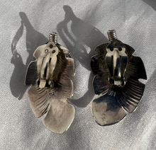 Load image into Gallery viewer, Beautiful Vintage Leaf earring clasps
